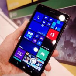 微軟服軟谷歌？Windows Phone未來或?qū)⒓嫒軦ndroid